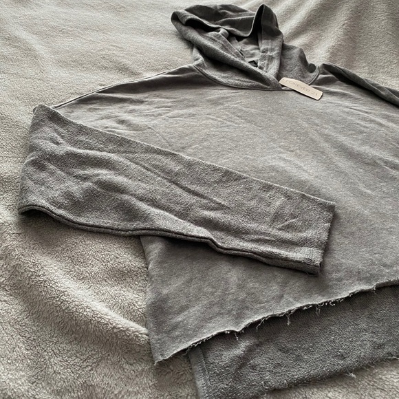 Forever21 Cropped Gray Sweater - Picture 4 of 5